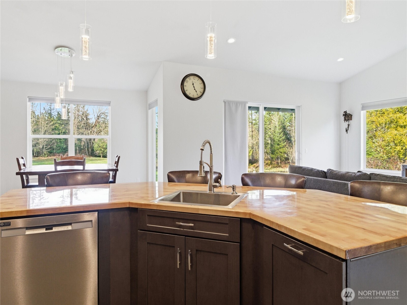 38512 Mountain Highway E, Eatonville, WA 98328