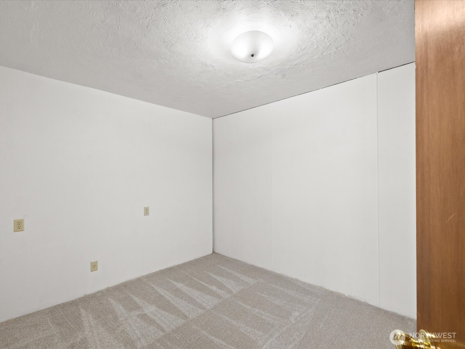 19201 51st Avenue NE, Lake Forest Park, WA 98155