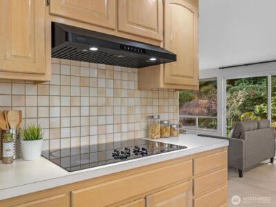 19201 51st Avenue NE, Lake Forest Park, WA 98155 - Photo 9