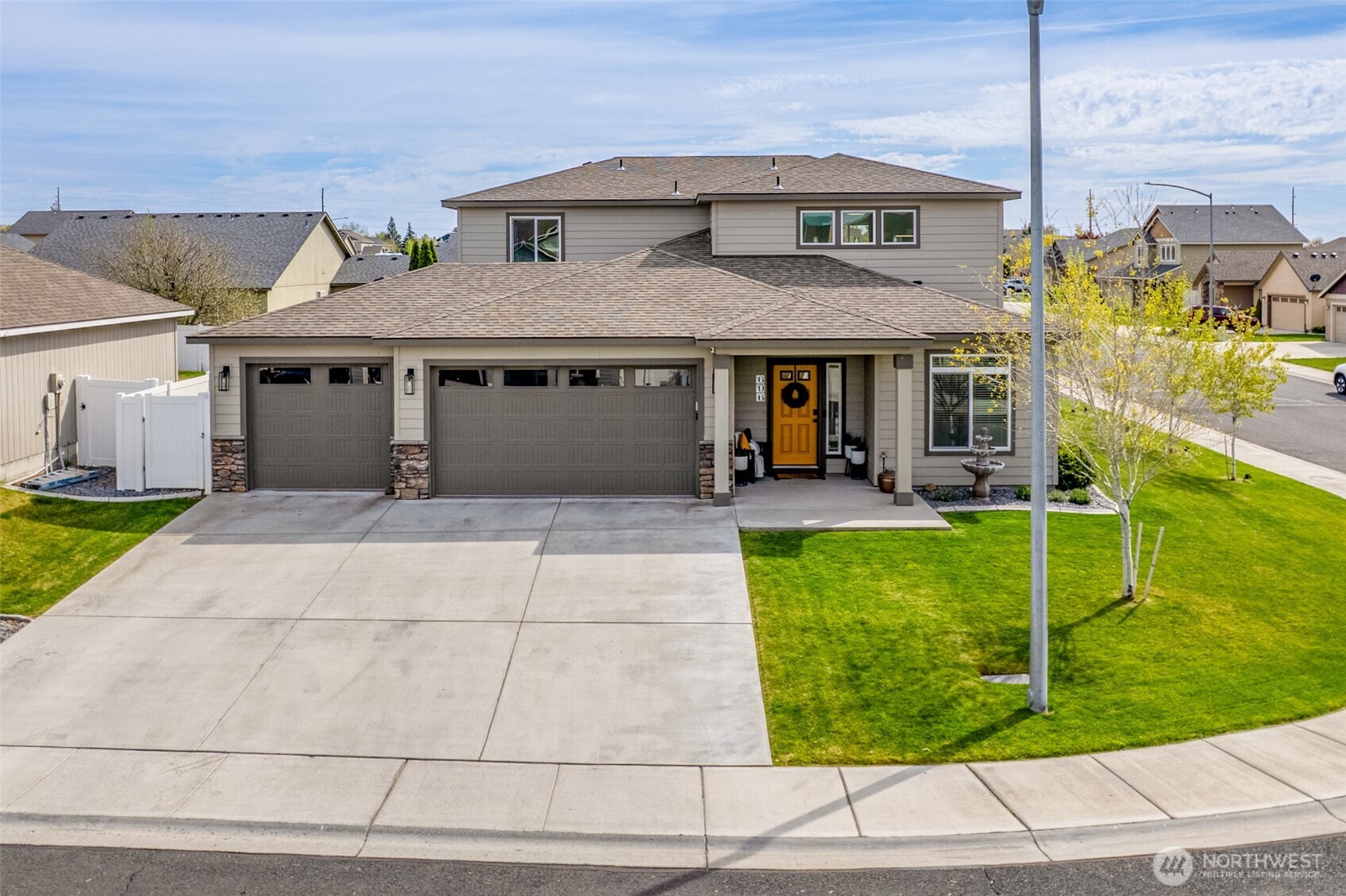 606 8th Avenue NE, Ephrata, WA 98823