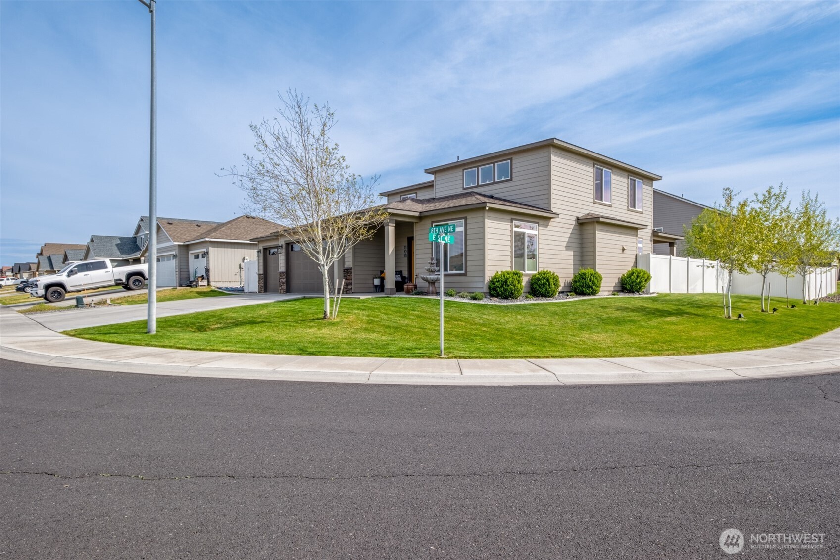 606 8th Avenue NE, Ephrata, WA 98823