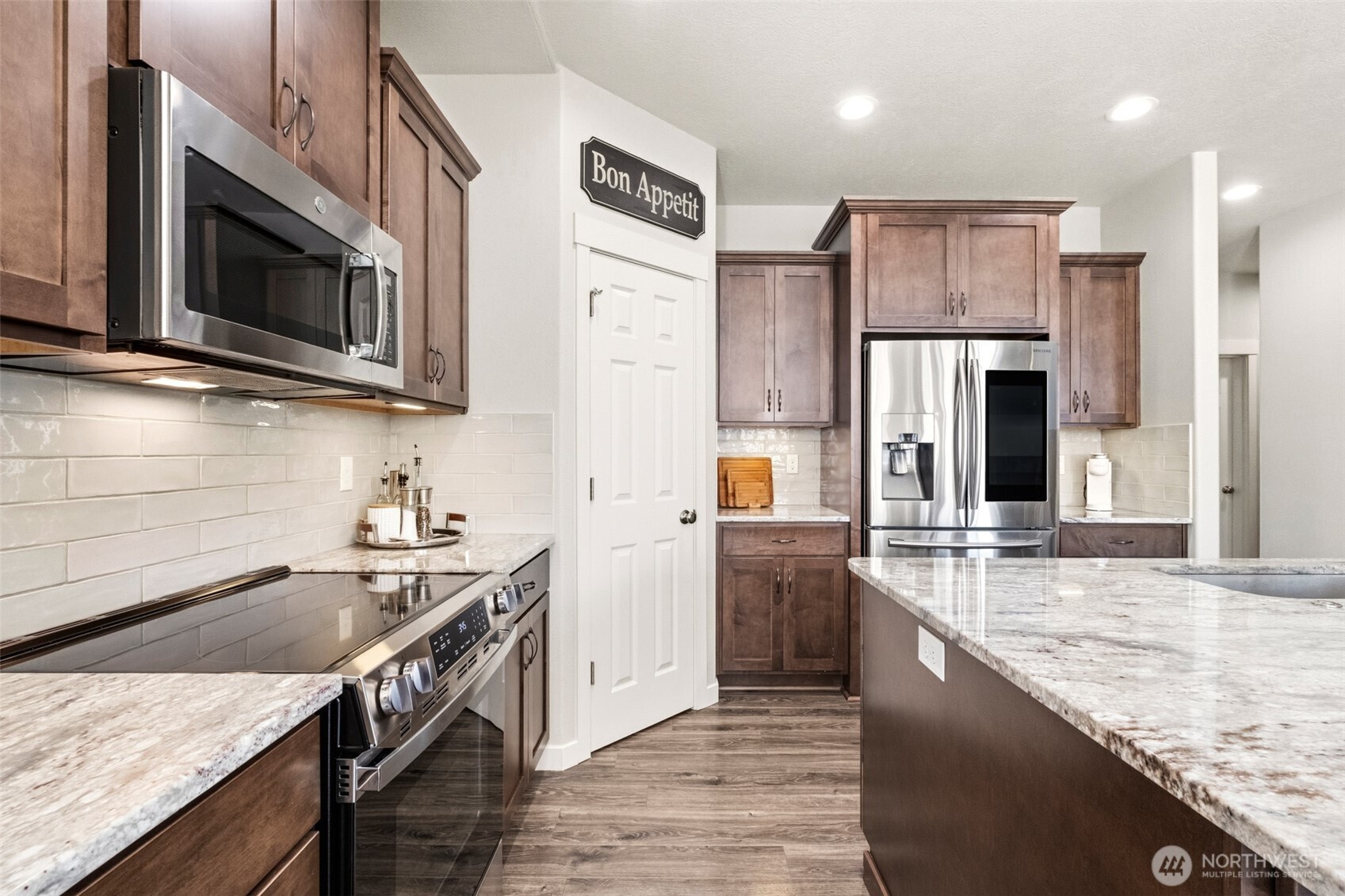 606 8th Avenue NE, Ephrata, WA 98823