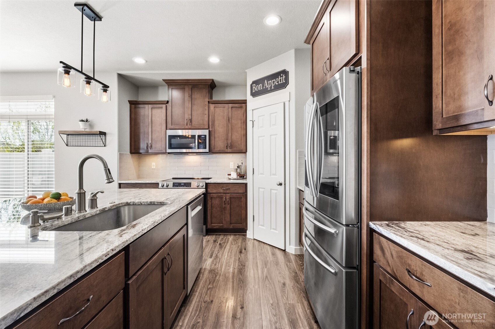 606 8th Avenue NE, Ephrata, WA 98823
