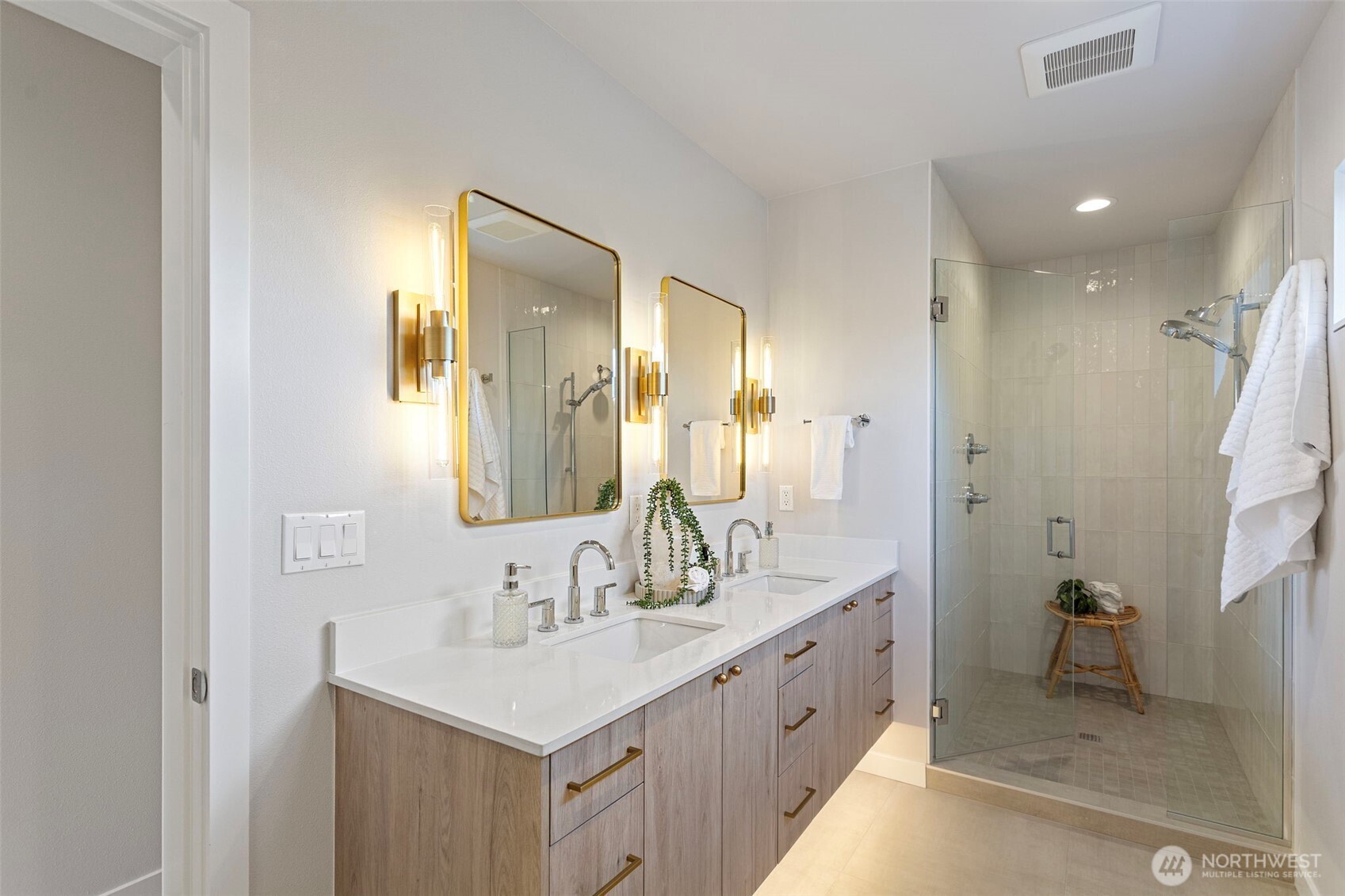 1127 NW 58th Street #B, Seattle, WA 98107