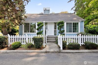 10025 NE 129th Place , Kirkland, WA 98034