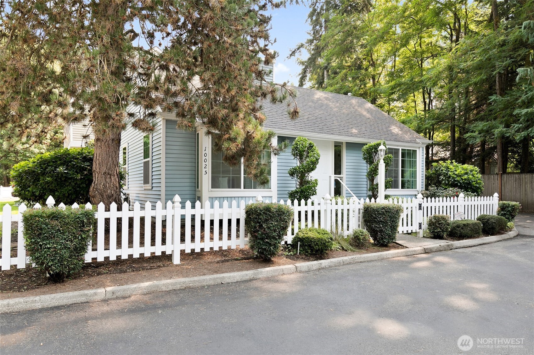 10025 NE 129th Place , Kirkland, WA 98034