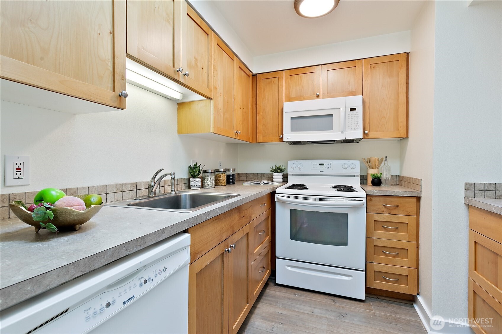 10025 NE 129th Place , Kirkland, WA 98034