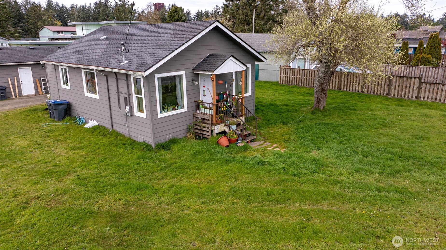 605 N Montesano Street , Westport, WA 98595