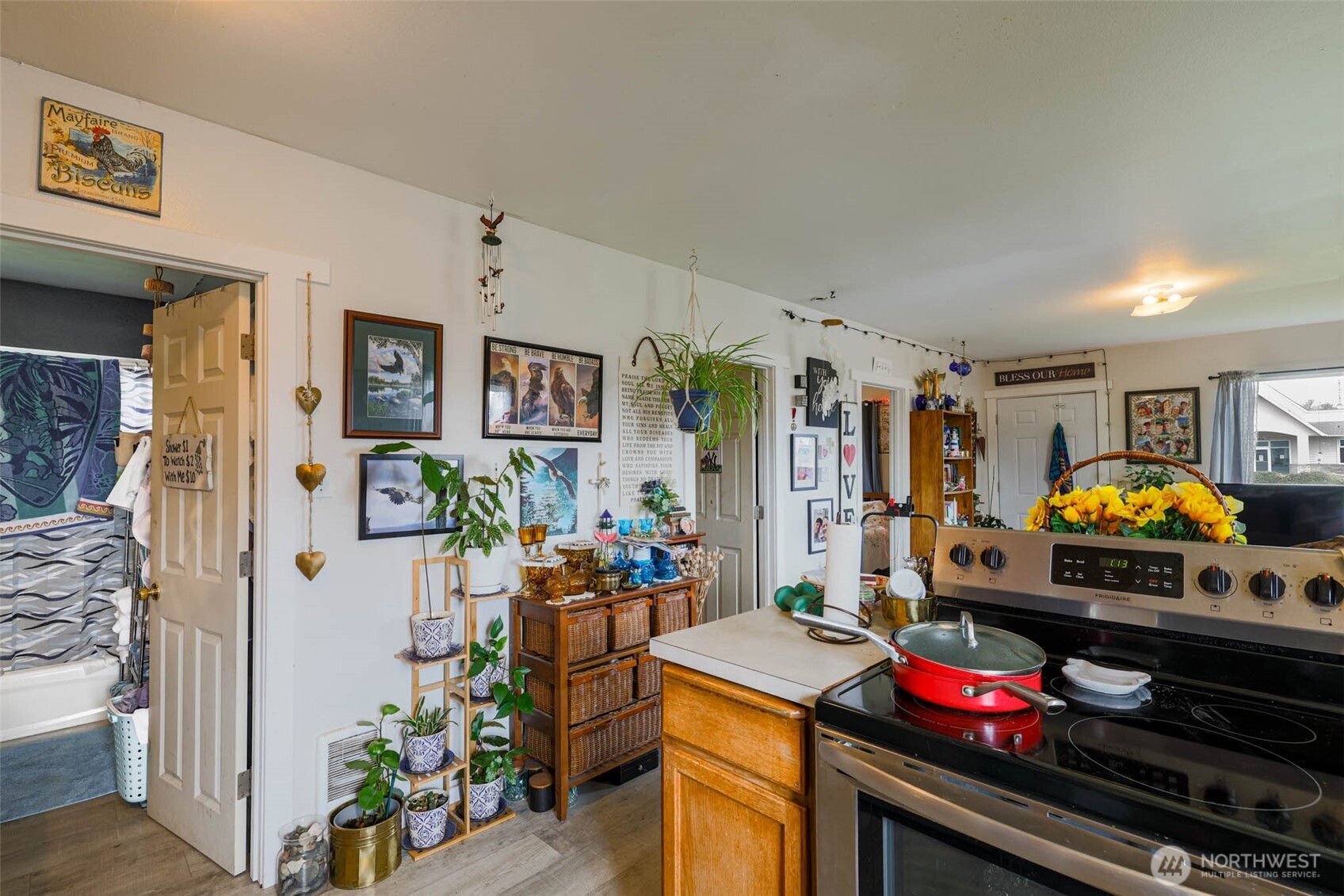 605 N Montesano Street , Westport, WA 98595