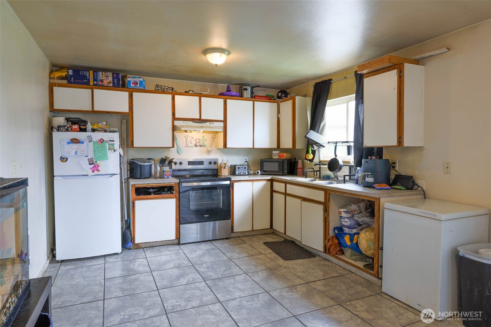 605 N Montesano Street , Westport, WA 98595
