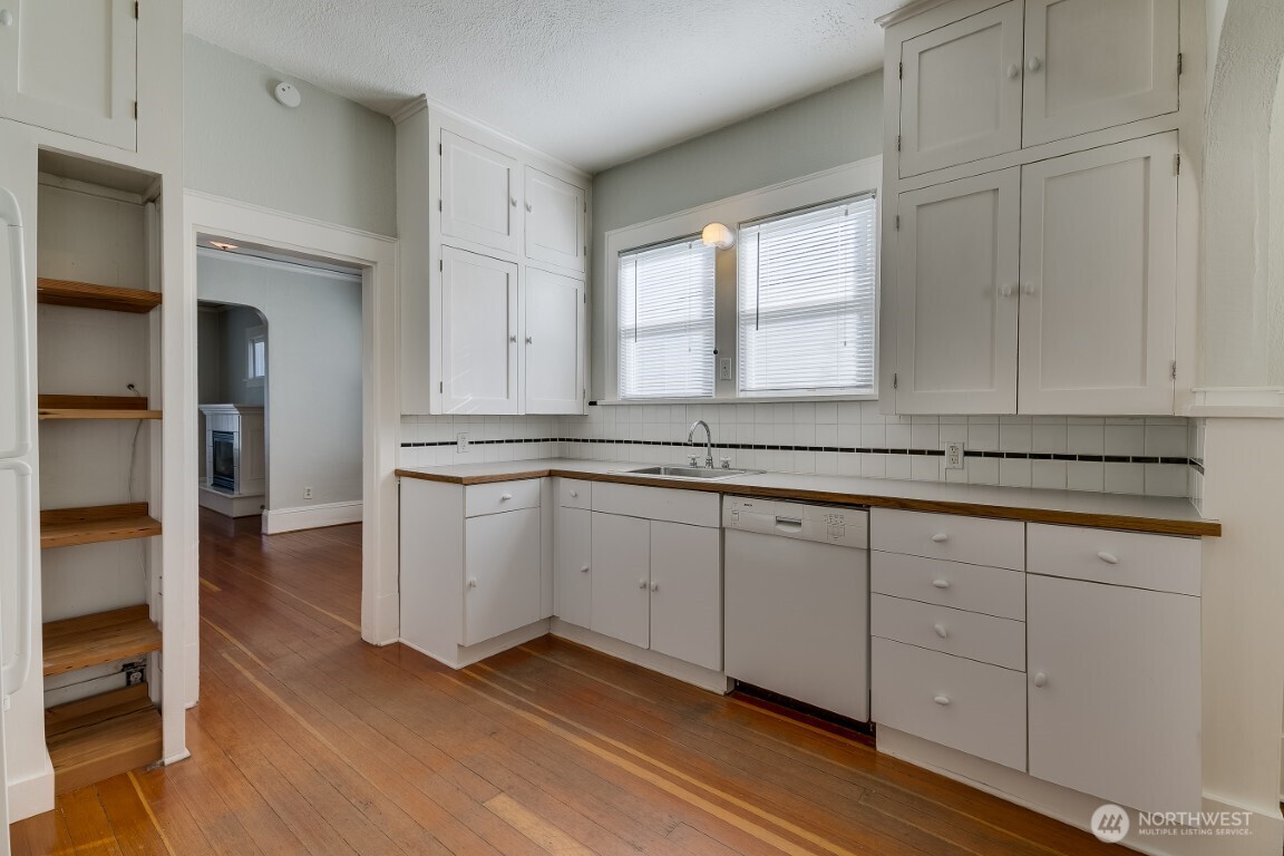 6013 6th Avenue NE, Seattle, WA 98115
