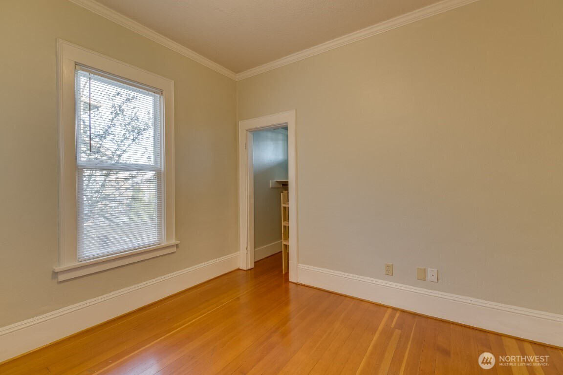6013 6th Avenue NE, Seattle, WA 98115