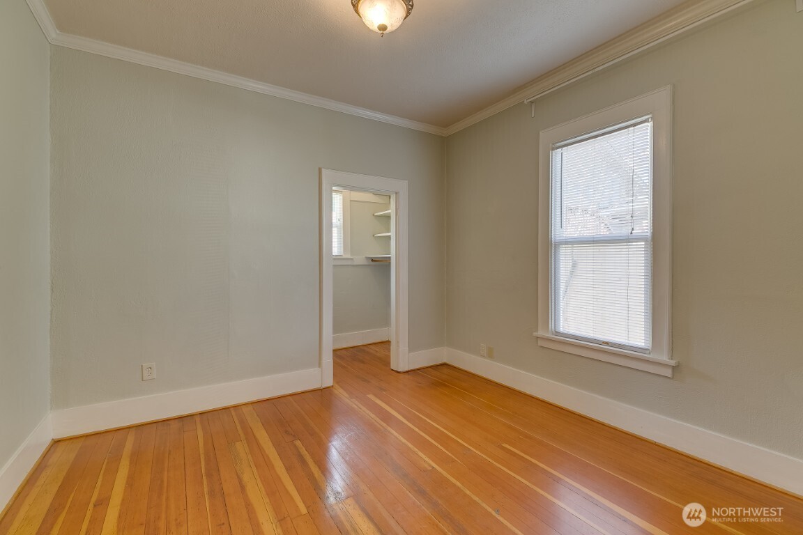 6013 6th Avenue NE, Seattle, WA 98115