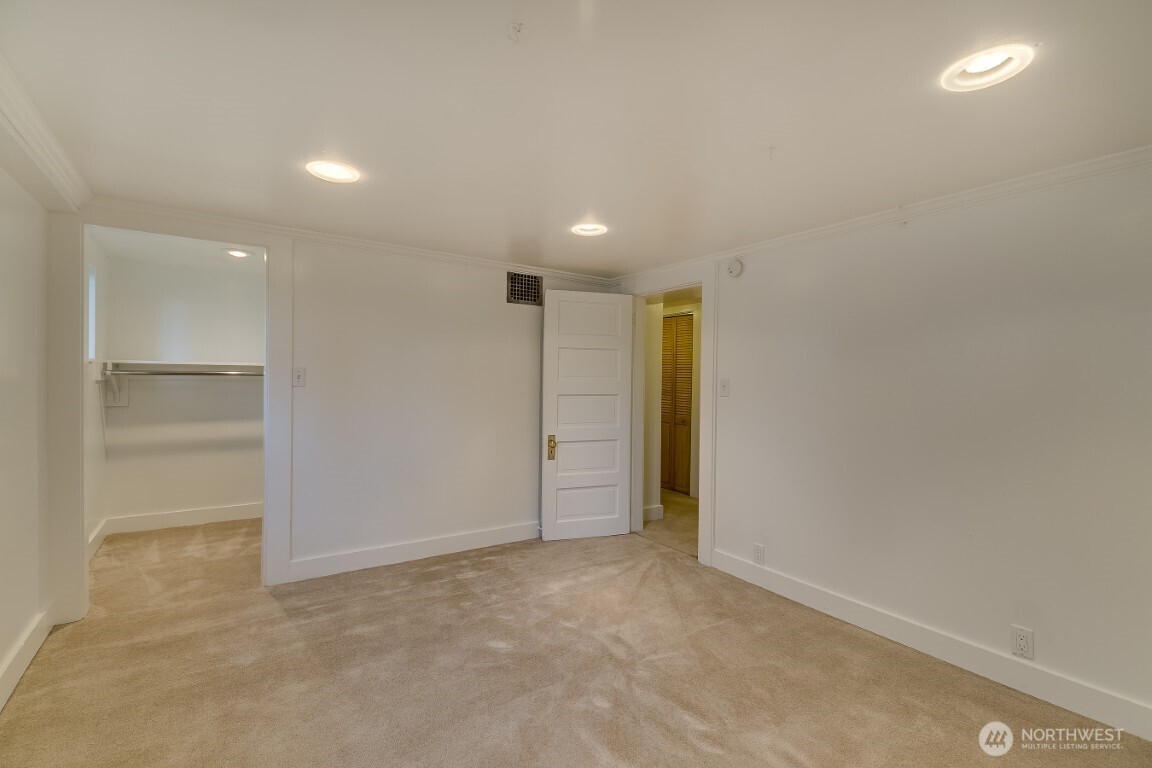 6013 6th Avenue NE, Seattle, WA 98115