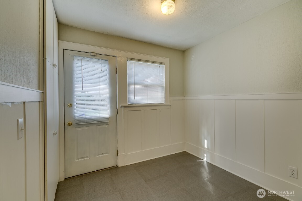 6013 6th Avenue NE, Seattle, WA 98115