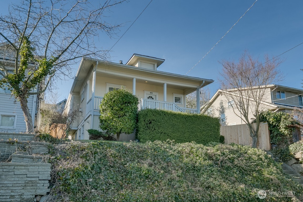 6013 6th Avenue NE, Seattle, WA 98115