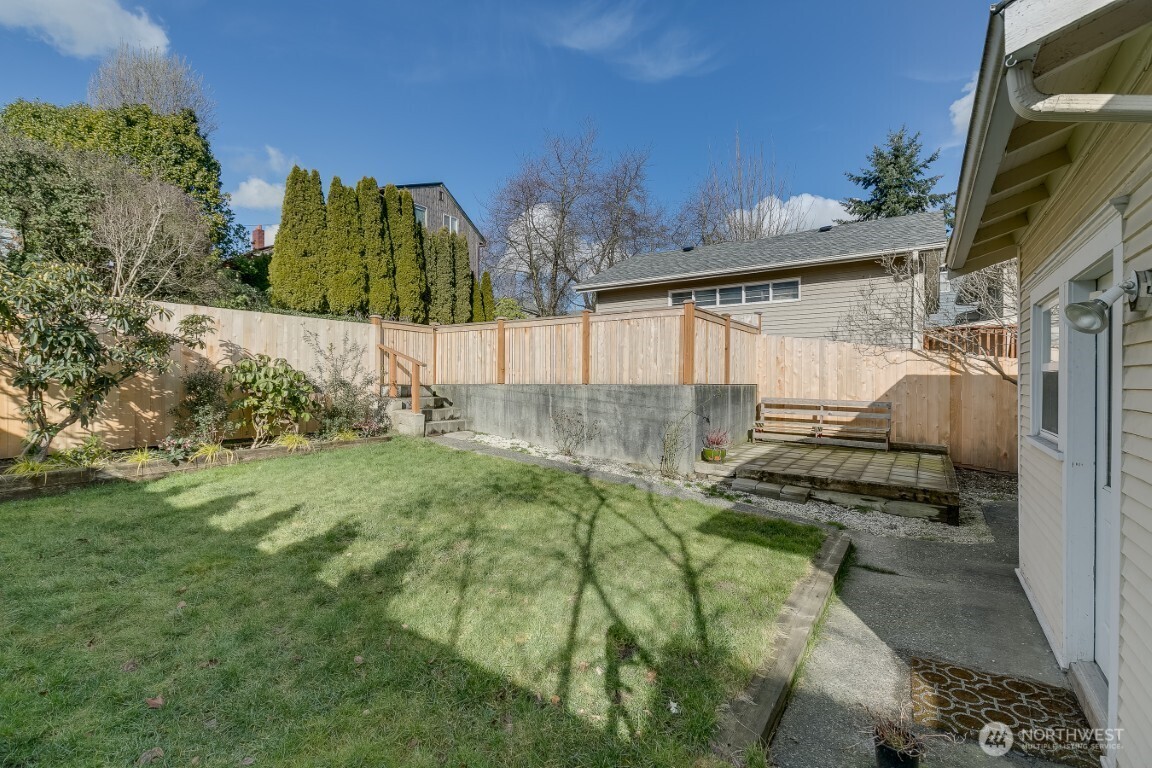 6013 6th Avenue NE, Seattle, WA 98115