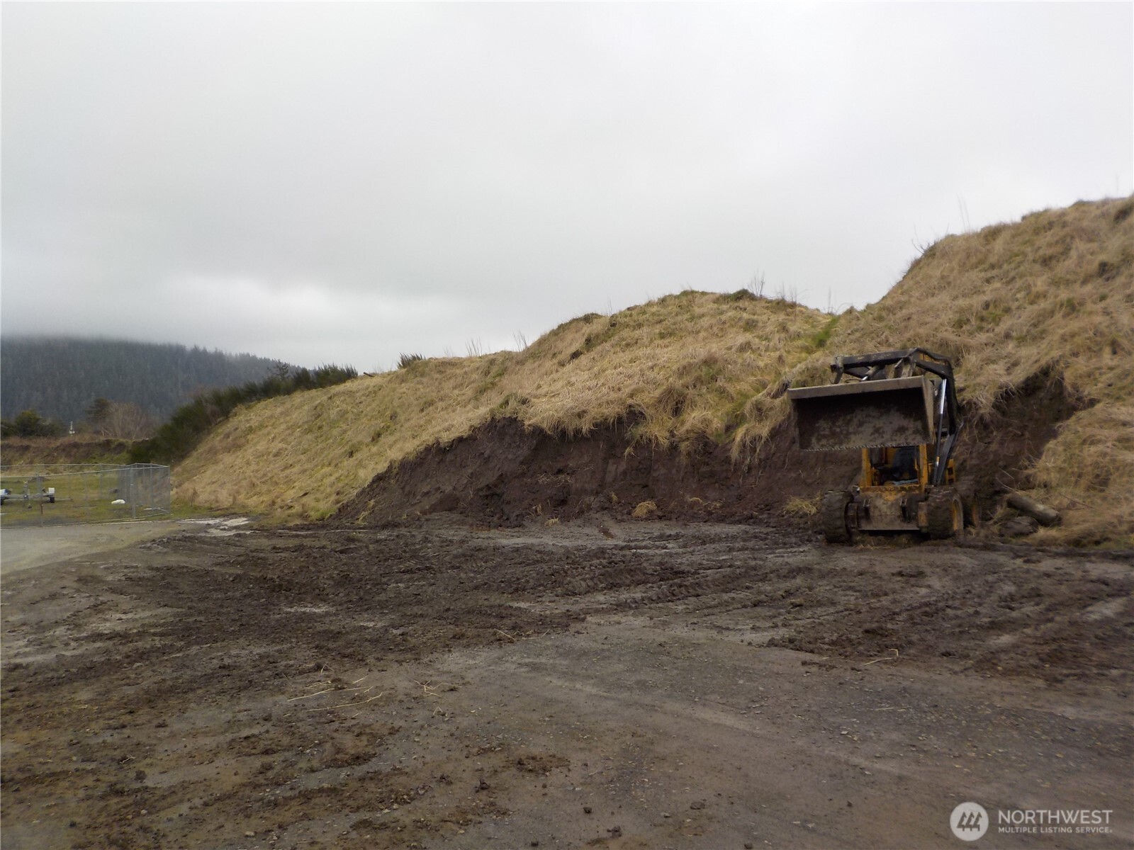 12 Third St W , Chinook, WA 98614