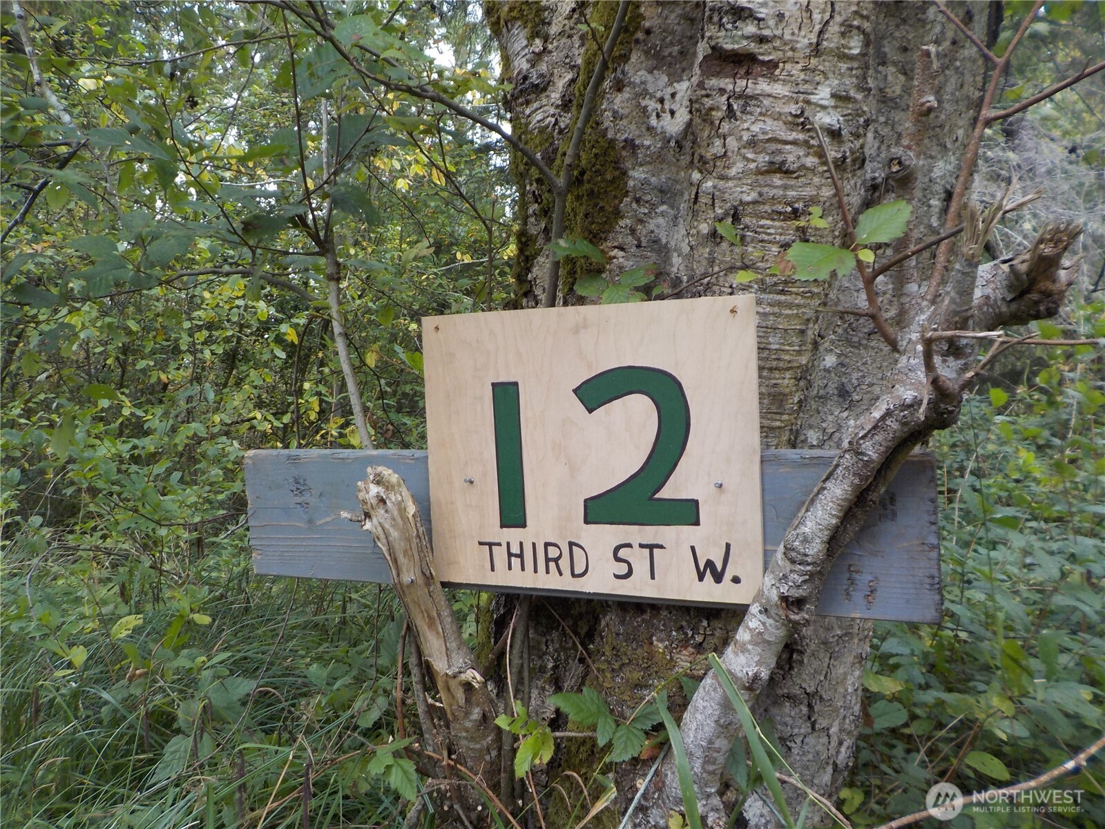 12 Third St W , Chinook, WA 98614