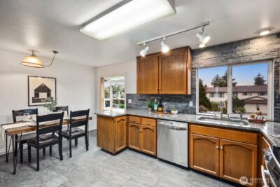 27525 12th Place S, Des Moines, WA 98198 - Photo 16