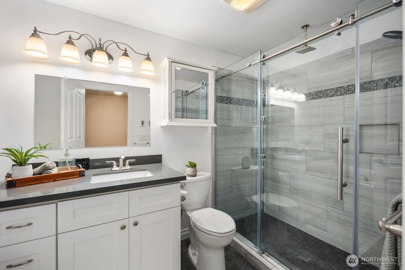 27525 12th Place S, Des Moines, WA 98198