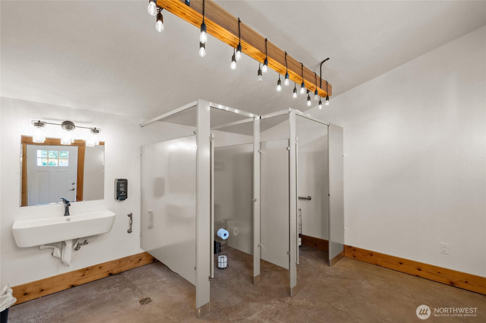 4680 State Route 6 , Chehalis, WA 98539