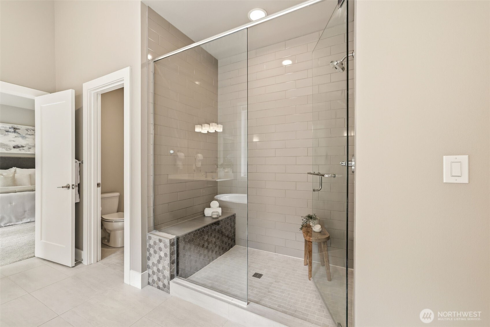 24387 NE 24th Street , Sammamish, WA 98074