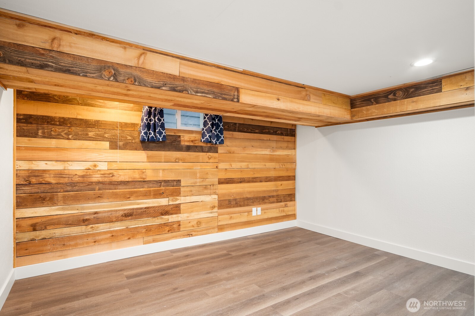 38420 SE North Bend Way , Snoqualmie, WA 98065