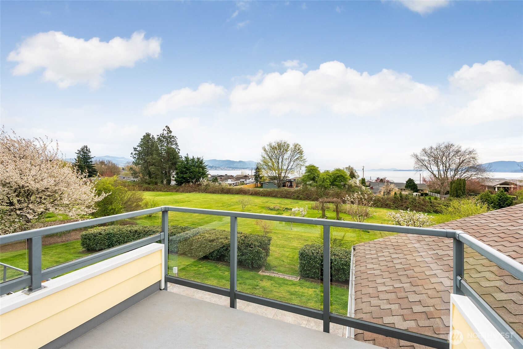 3910 Cliffside Drive , Bellingham, WA 98225