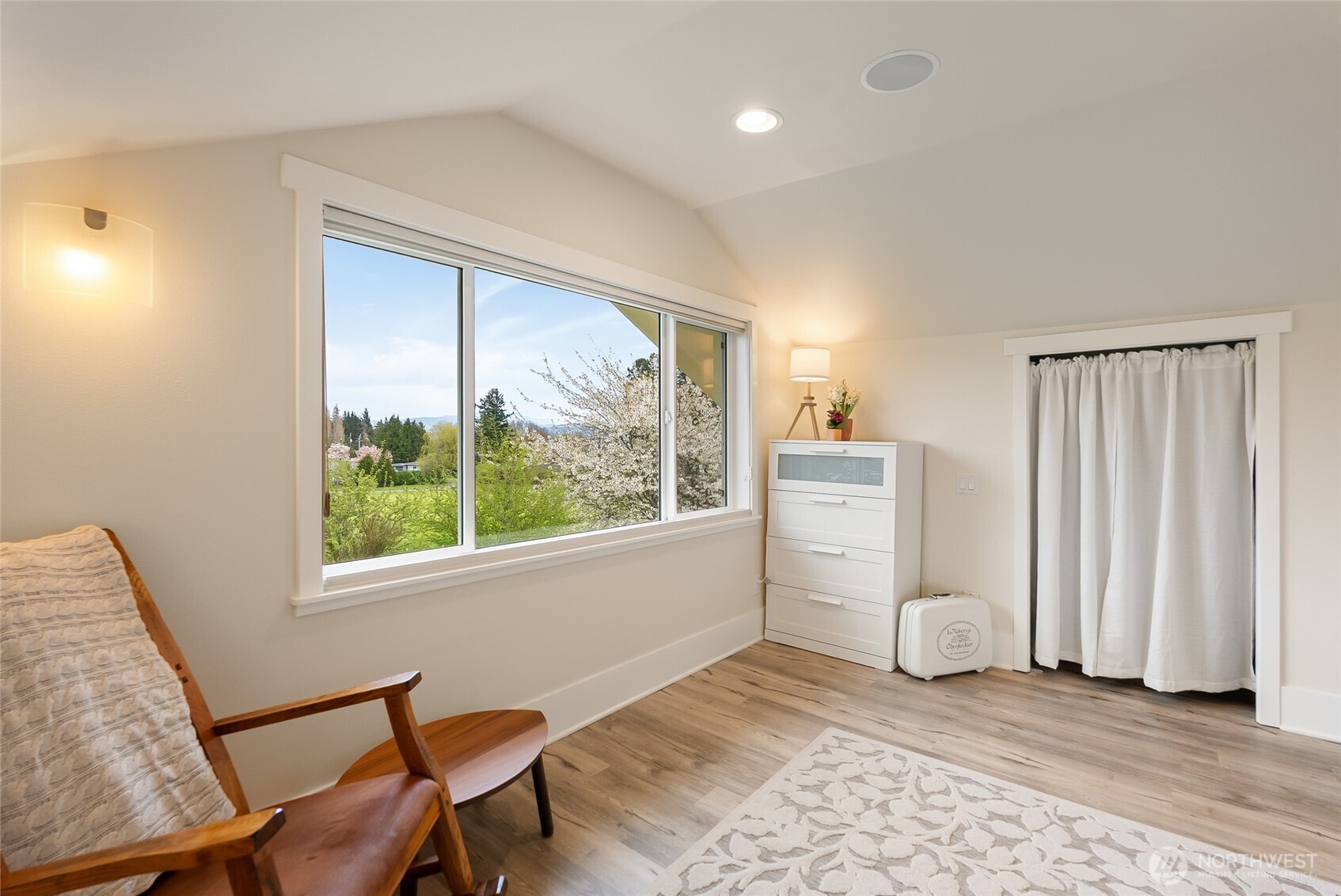 3910 Cliffside Drive , Bellingham, WA 98225