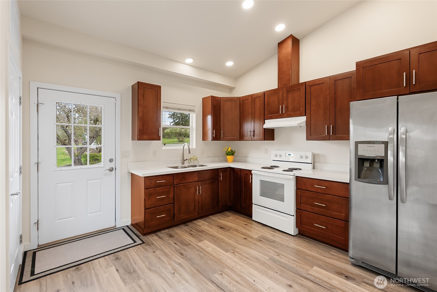 3910 Cliffside Drive , Bellingham, WA 98225