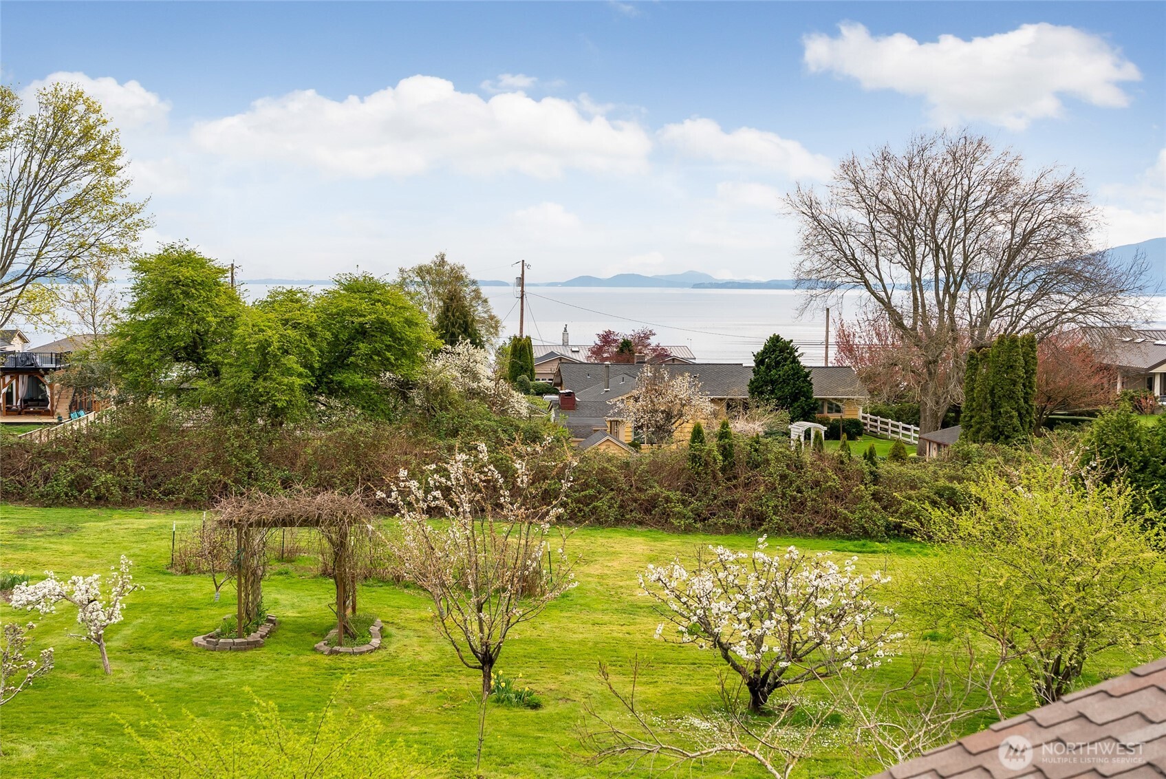 3910 Cliffside Drive , Bellingham, WA 98225