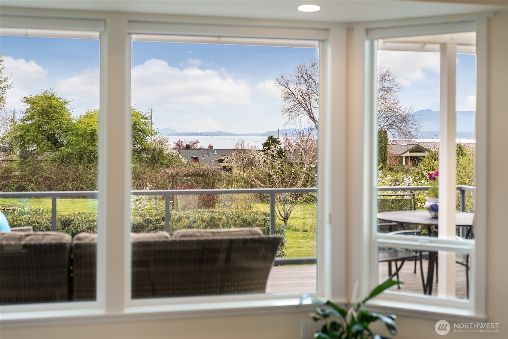 3910 Cliffside Drive , Bellingham, WA 98225