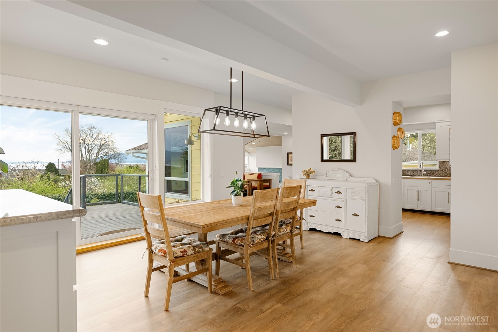 3910 Cliffside Drive , Bellingham, WA 98225