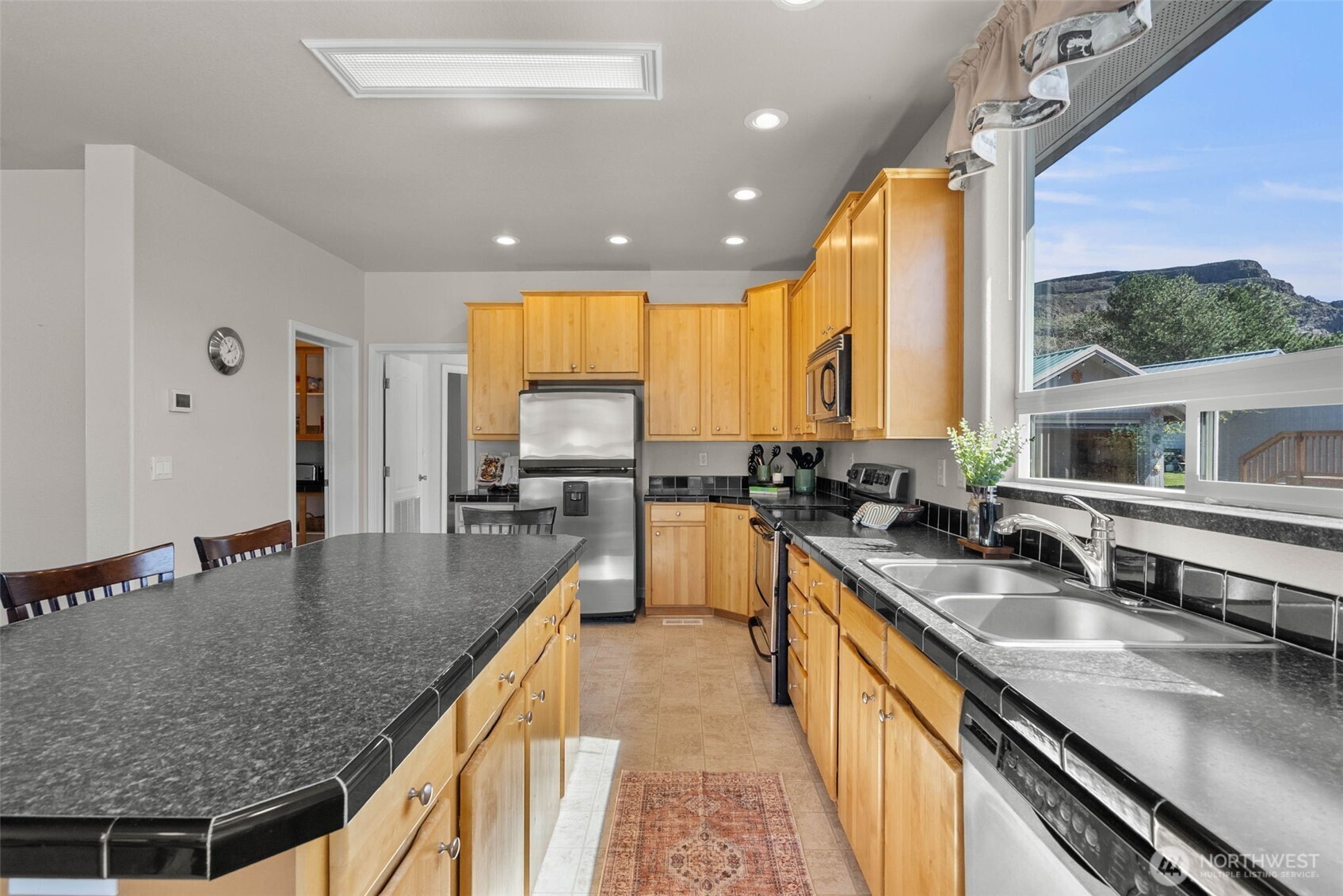 905 Hunter Avenue SW, Quincy, WA 98848