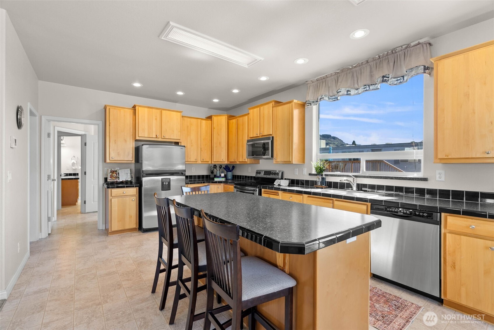 905 Hunter Avenue SW, Quincy, WA 98848