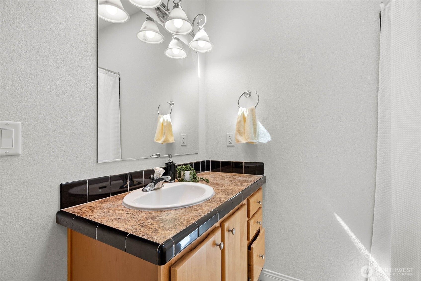 905 Hunter Avenue SW, Quincy, WA 98848