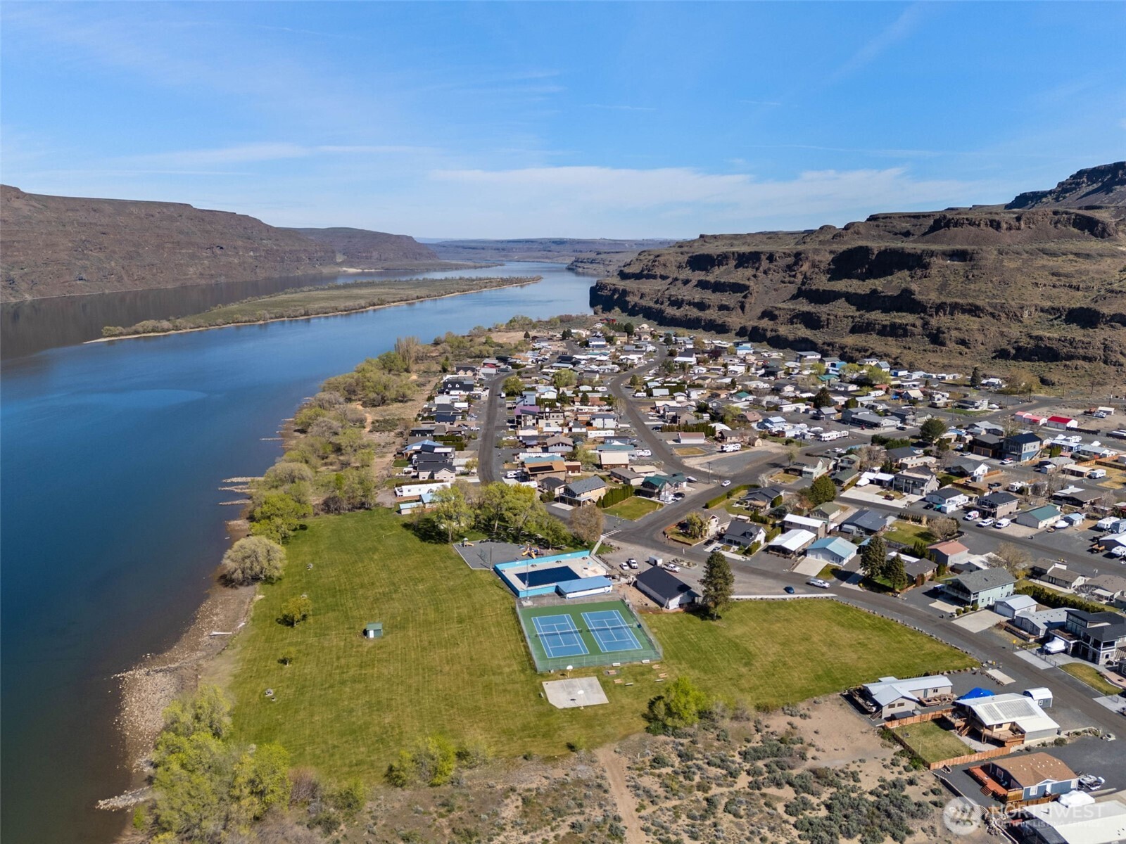 905 Hunter Avenue SW, Quincy, WA 98848