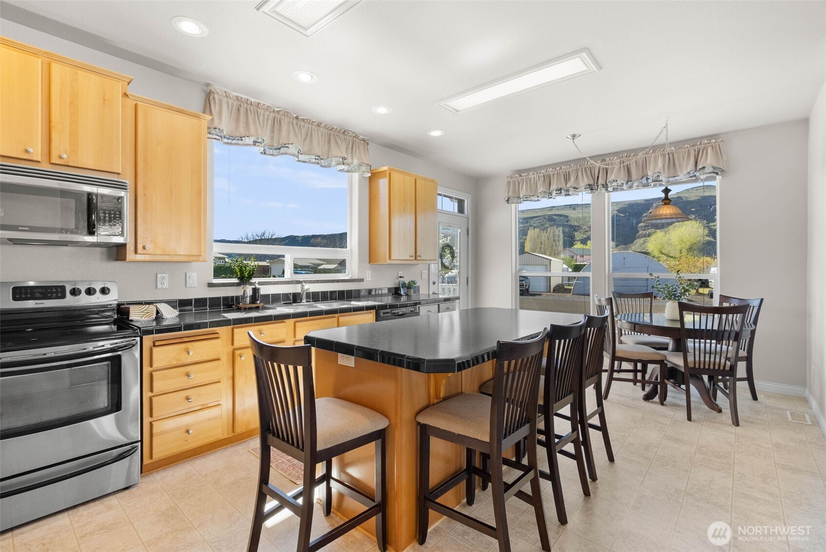 905 Hunter Avenue SW, Quincy, WA 98848