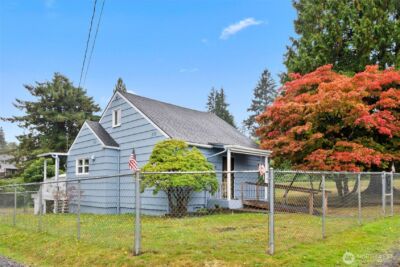 720 Washington Avenue , Raymond, WA 98577 - Photo 1