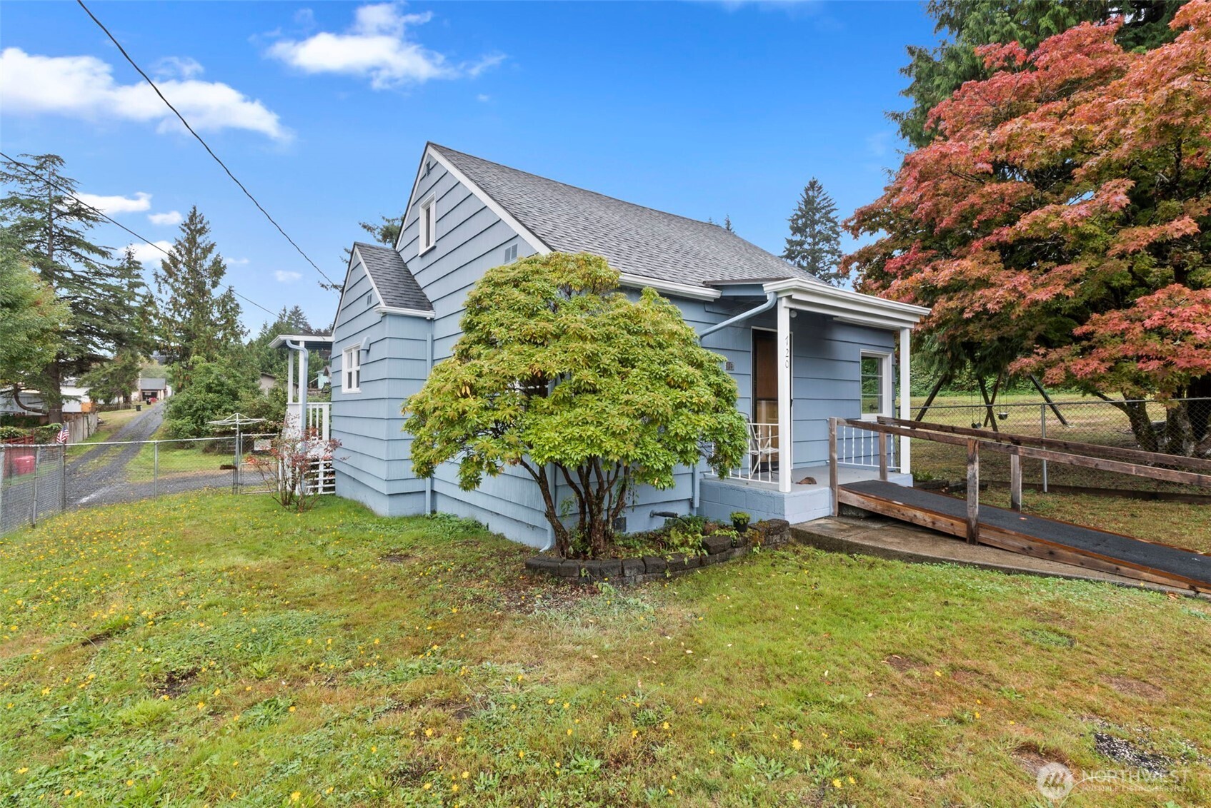 720 Washington Avenue , Raymond, WA 98577