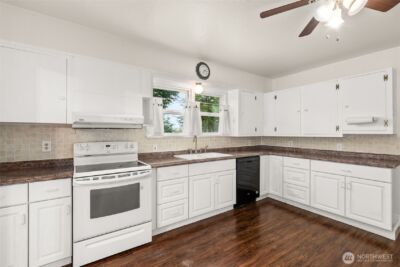 720 Washington Avenue , Raymond, WA 98577 - Photo 7