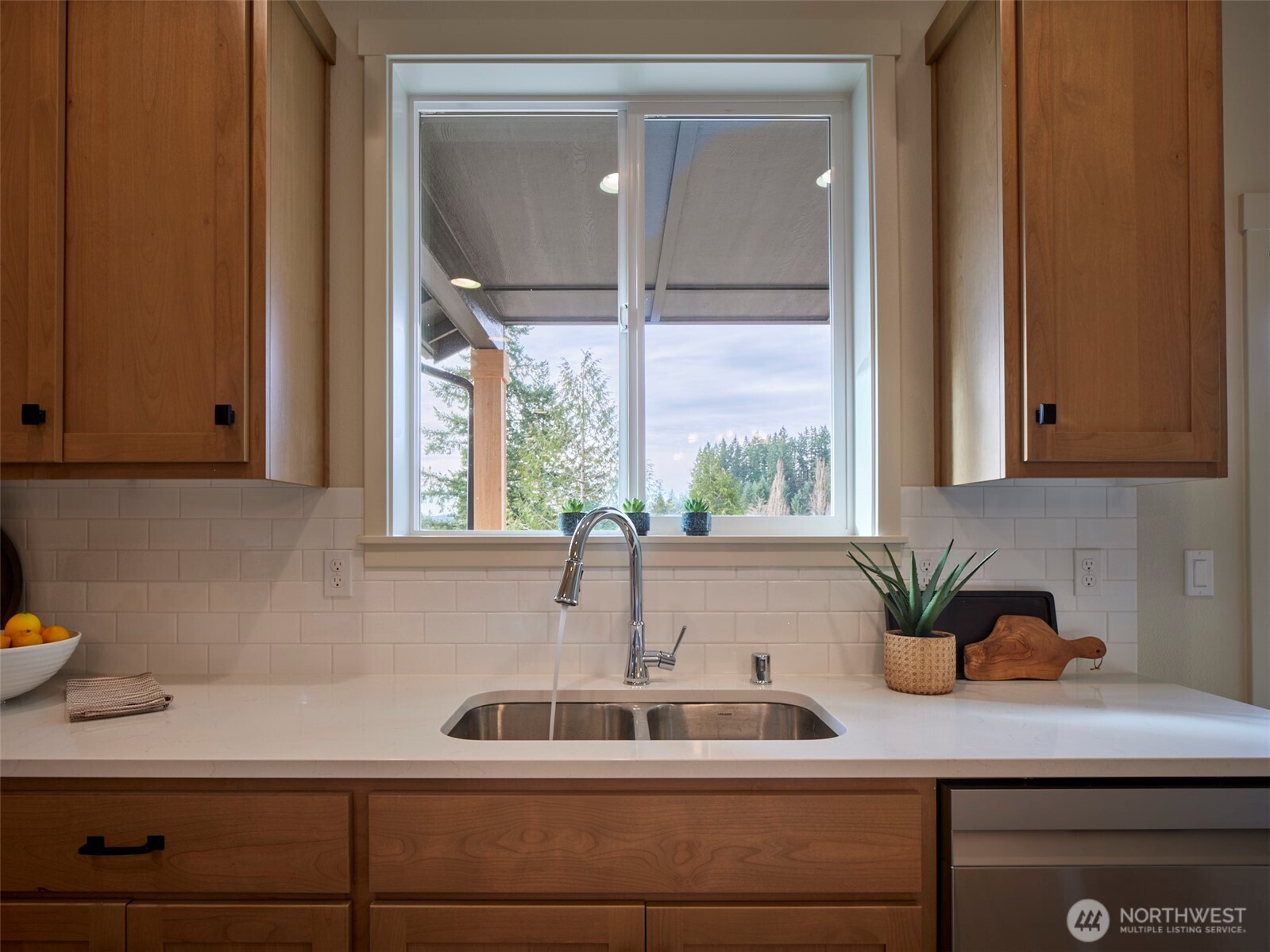 1834 Rose Valley Road , Kelso, WA 98626