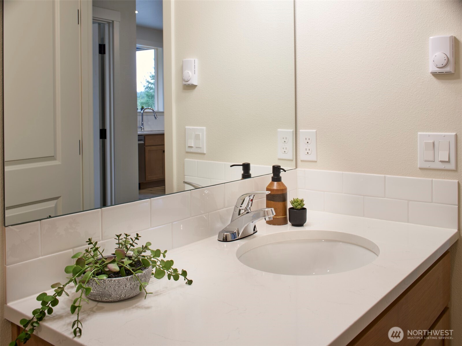 1834 Rose Valley Road , Kelso, WA 98626