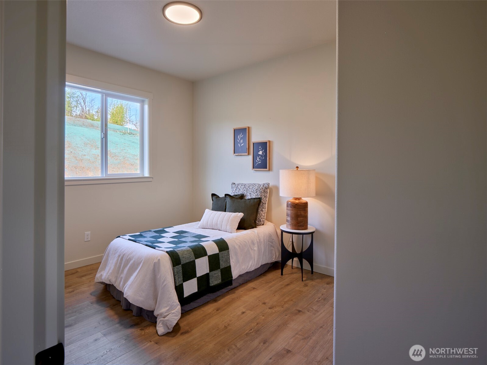 1834 Rose Valley Road , Kelso, WA 98626