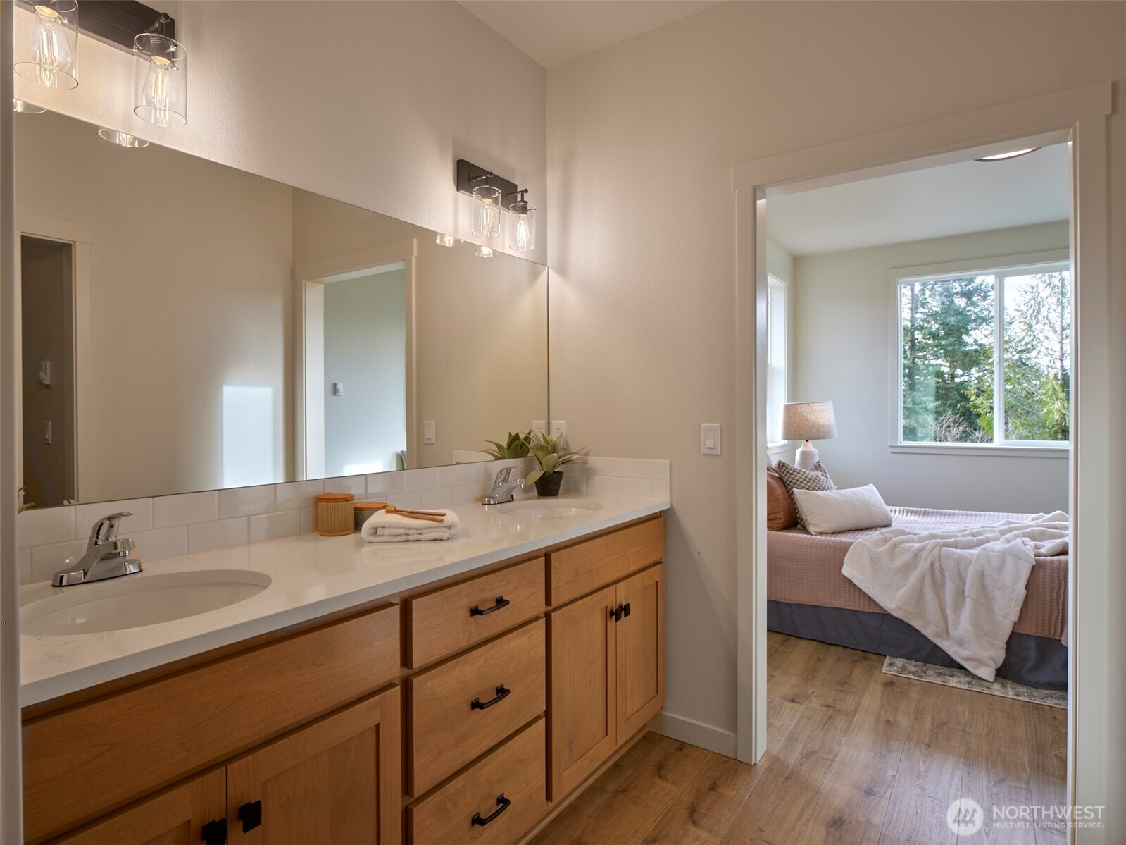 1834 Rose Valley Road , Kelso, WA 98626