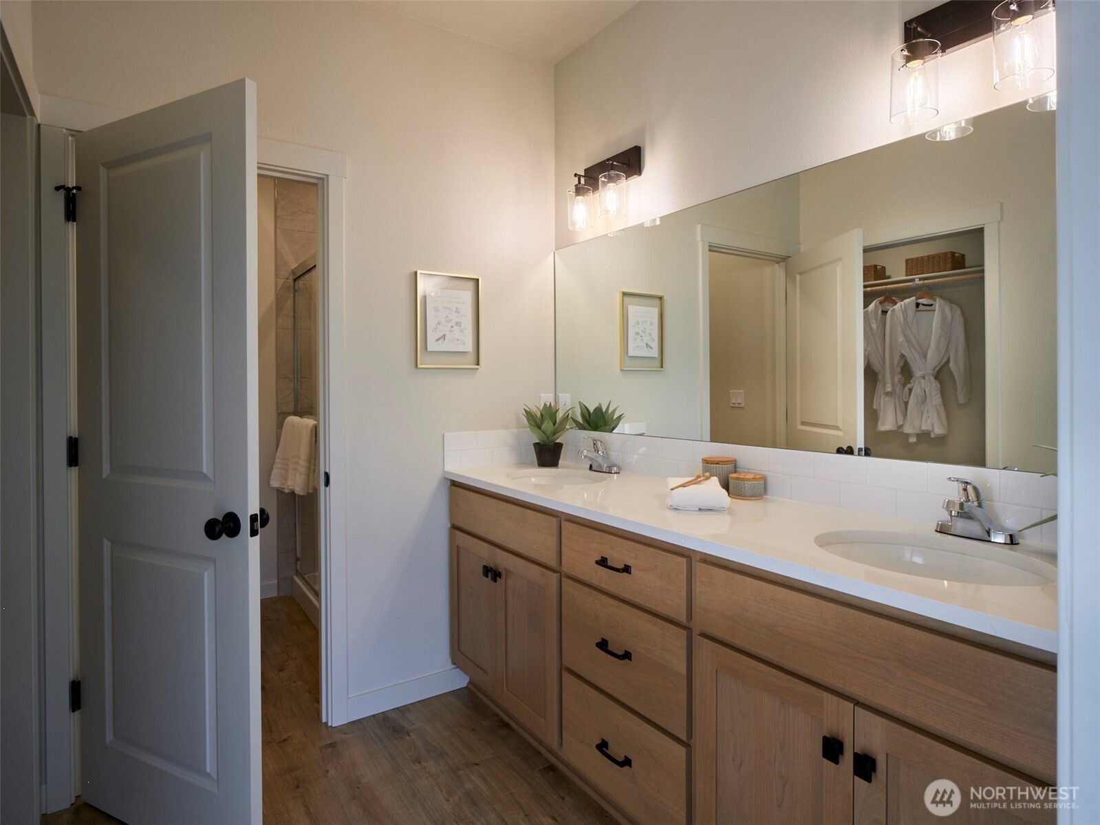 1834 Rose Valley Road , Kelso, WA 98626