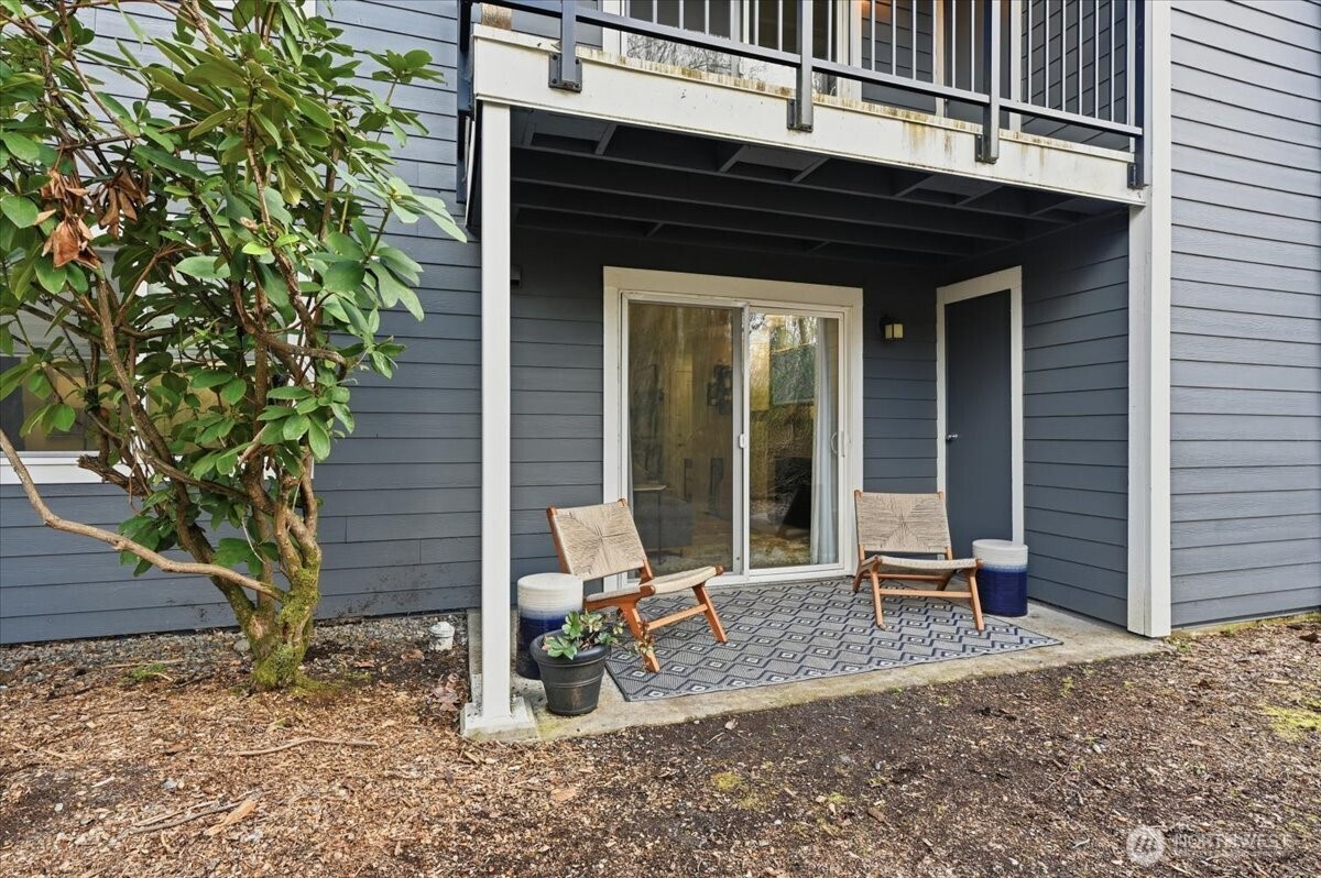 14006 NE 181st Place #B106, Woodinville, WA 98072
