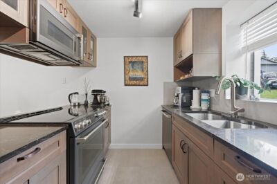 14006 NE 181st Place #B106, Woodinville, WA 98072 - Photo 9
