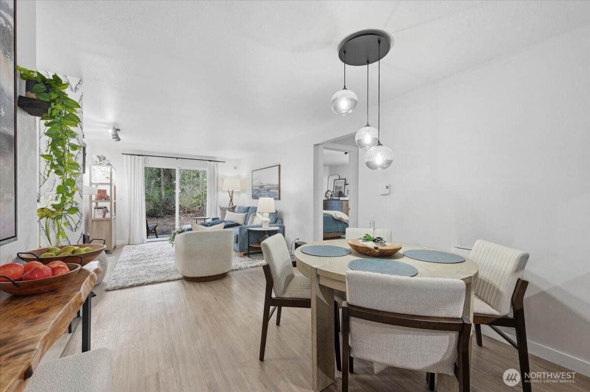 14006 NE 181st Place #B106, Woodinville, WA 98072